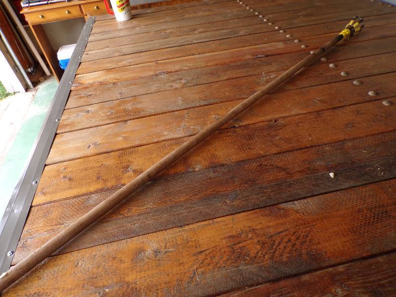 lot 1800 image: Light Changing Pole