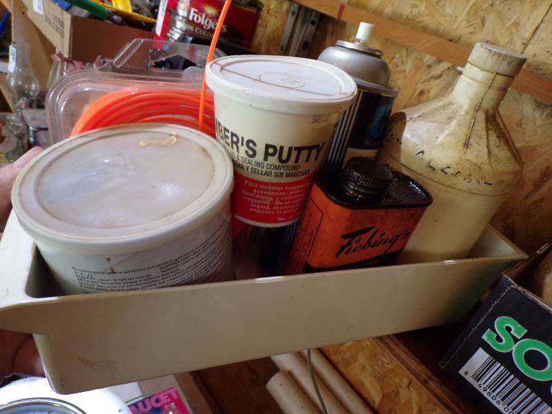 lot 1807 image: Misc. Garage Items