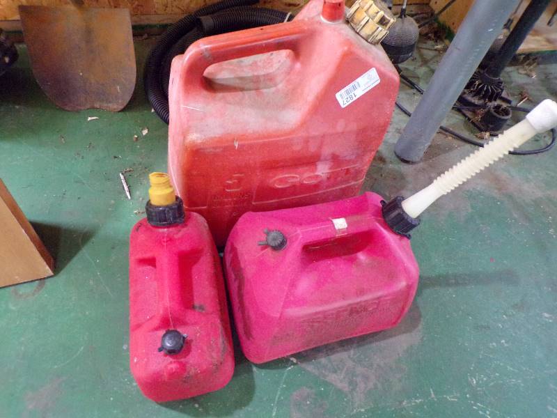 lot 1827 image: 3 Gas Cans