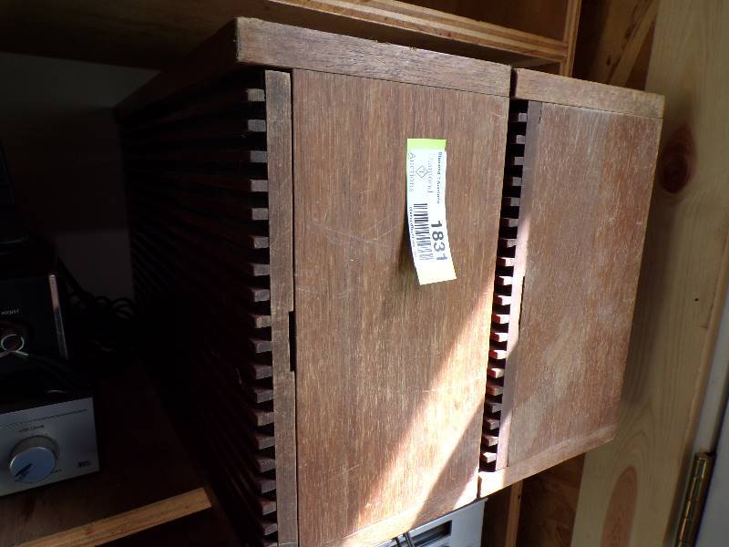 lot 1831 image: Pair of Speakers