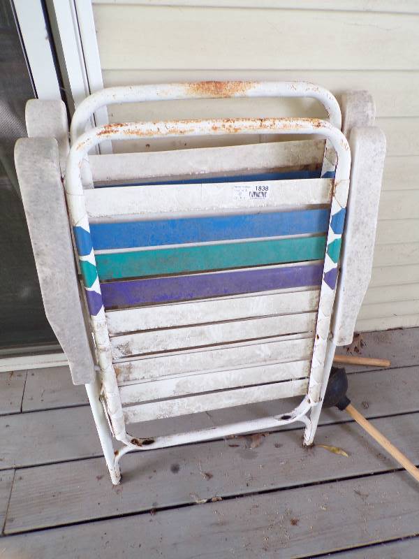 lot 1838 image: 2 Lawn Chairs