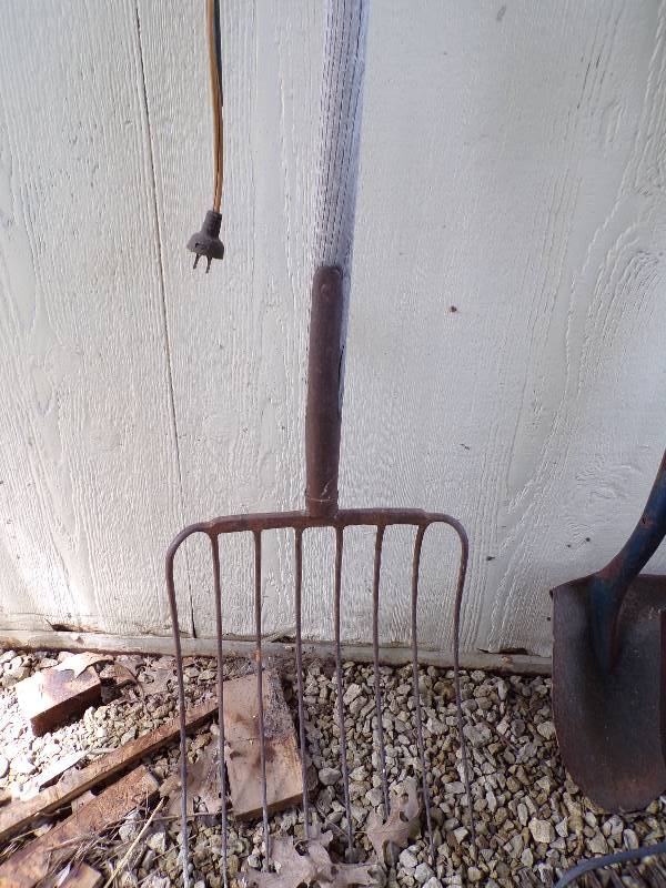 lot 1851 image: Silage Fork