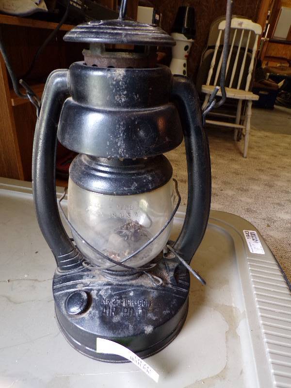 lot 1876 image: Air Pilot Lantern