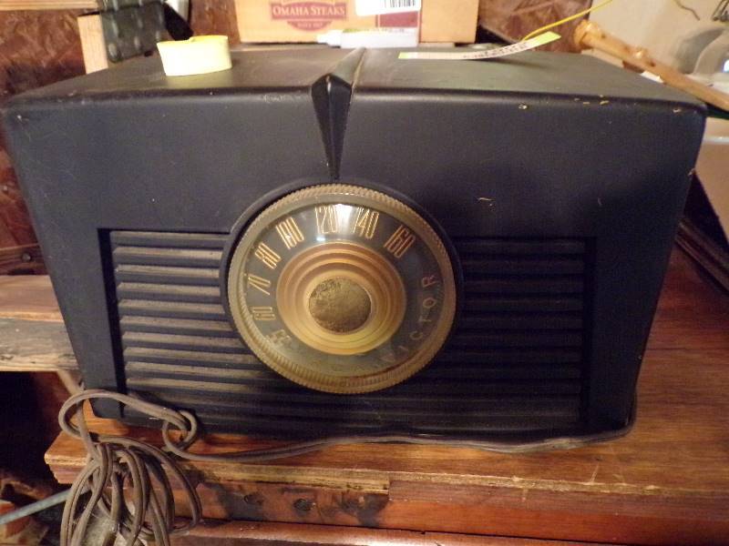 lot 1902 image: Vintage Radio
