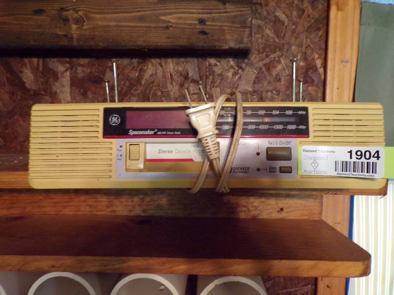 lot 1904 image: Under Cabinet Radio System