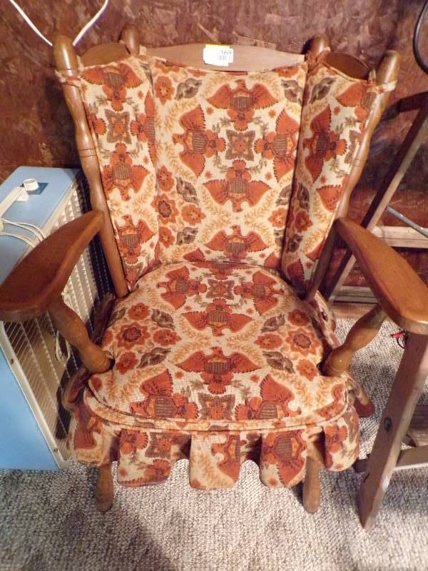 lot 1909 image: Vintage Chair