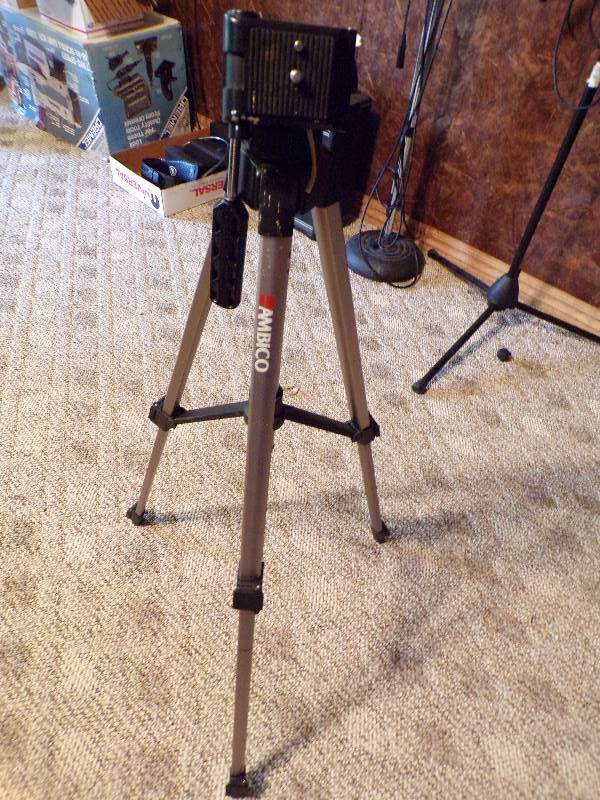 lot 1911 image: Camera Tripod