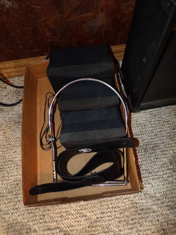 lot 1917 image: Speakers