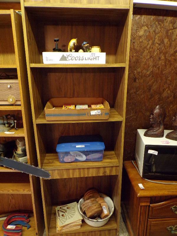 lot 1929 image: 6 Book Shelf - no contents