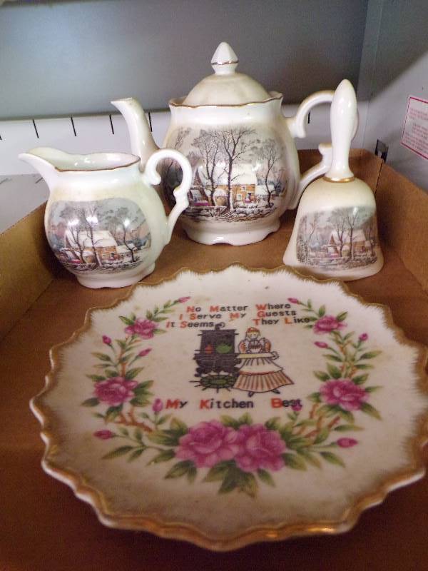 lot 1958 image: Home Decor