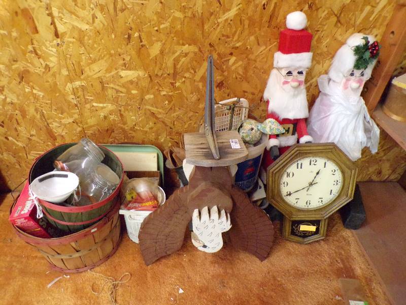 lot 1974 image: Craft Items