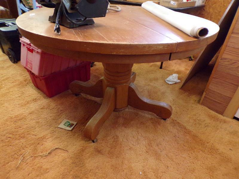 lot 1976 image: Dining Table