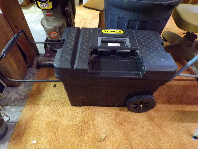 lot 1981 image: Stanley Tool Box on Wheels