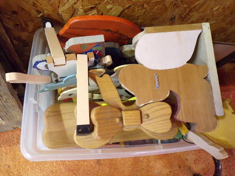 lot 1997 image: Craft Items