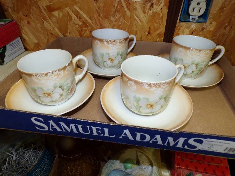 lot 2018 image: 4 Cups and Saucers made in Germany