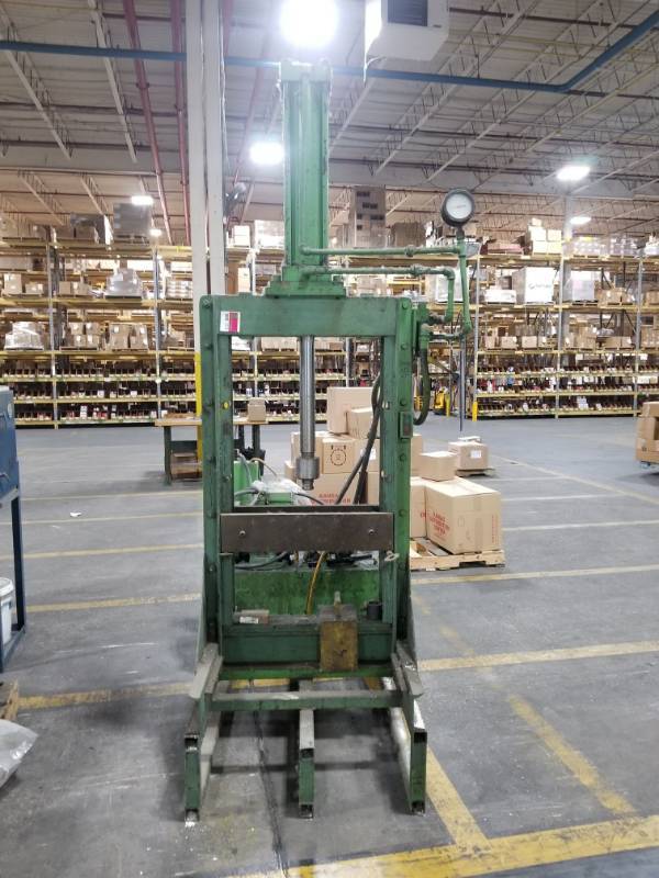 lot 5318 image: Cross Hydraulic Power Press