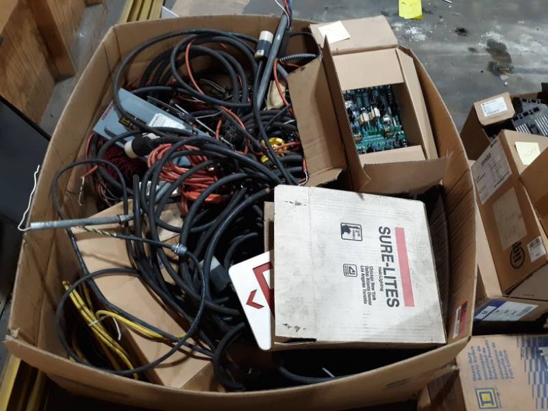 lot 5328 image: Exit Sign, Squar D General Duty Safety Switch, Various Cables