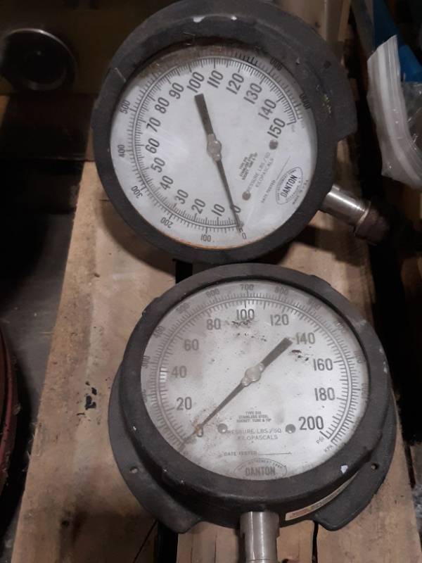 lot 5332 image: (2) Danton Type 316 Measures PSI LBSSQKilopascals
