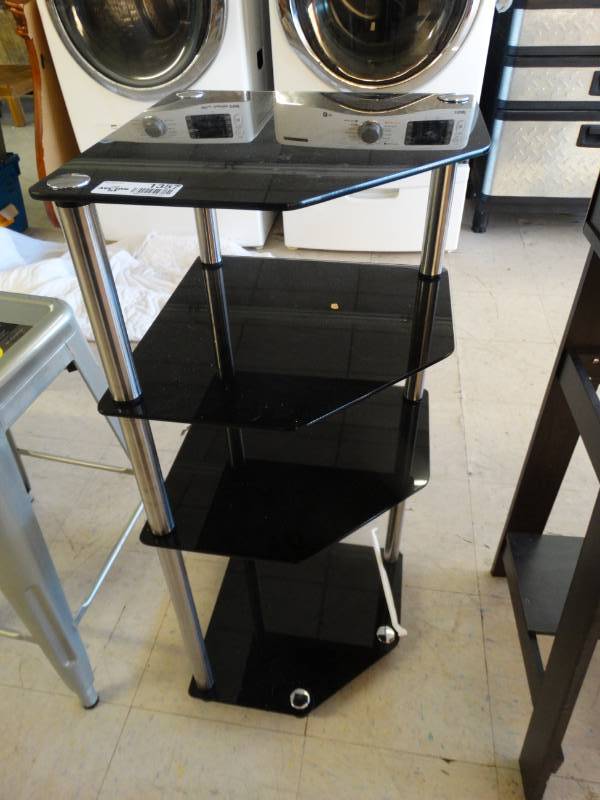 lot 1357 image: 4 tier corner shelf
