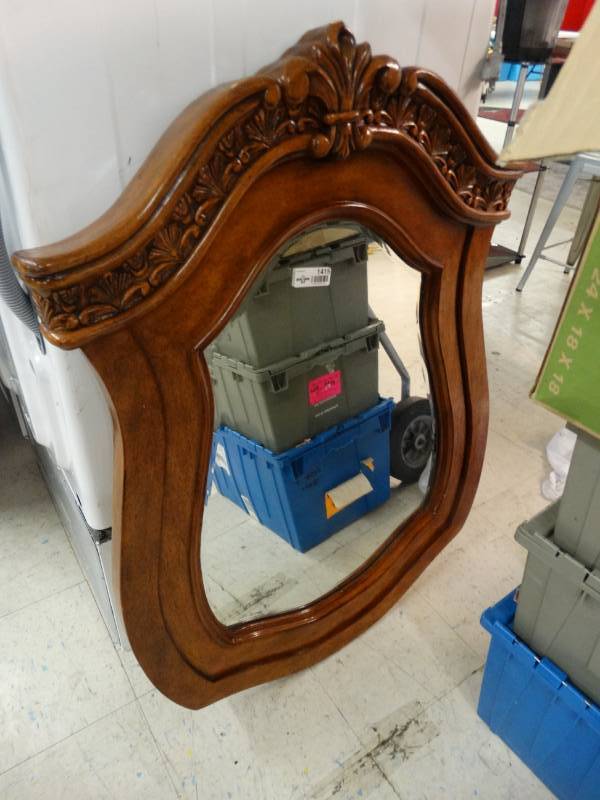 lot 1415 image: Large Wooden Beveled Mirror
