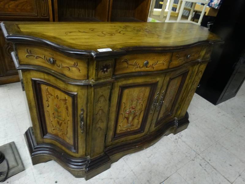 lot 1448 image: Beautiful hand painted high end buffet w 4 doors & 4 drawers