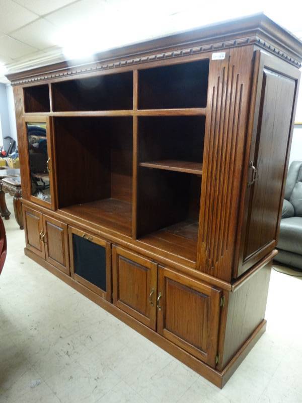 lot 1452 image: Beautiful LARGE custom built Media center- 2 pc