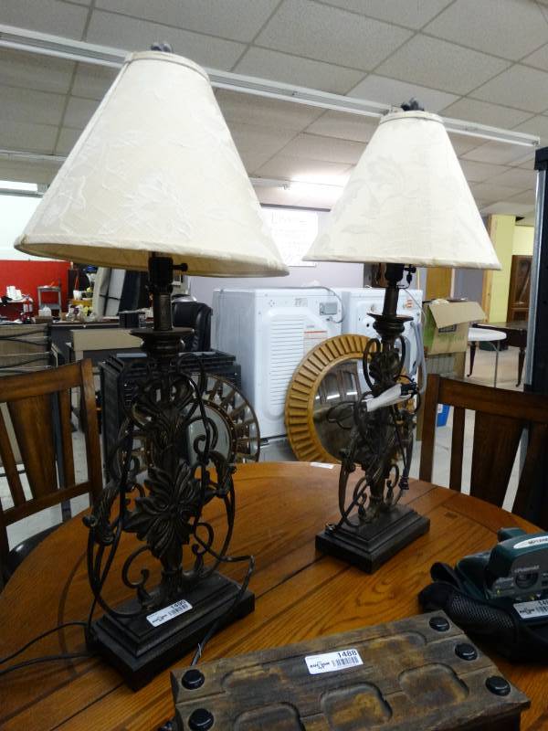 lot 1490 image: Beautiful pair of decorative metal table lamps w shades