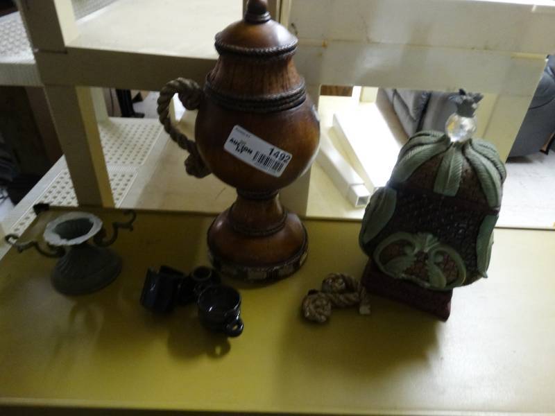 lot 1492 image: Home decor pcs