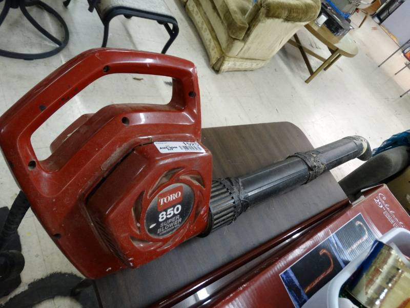lot 1525 image: Toro electric blower