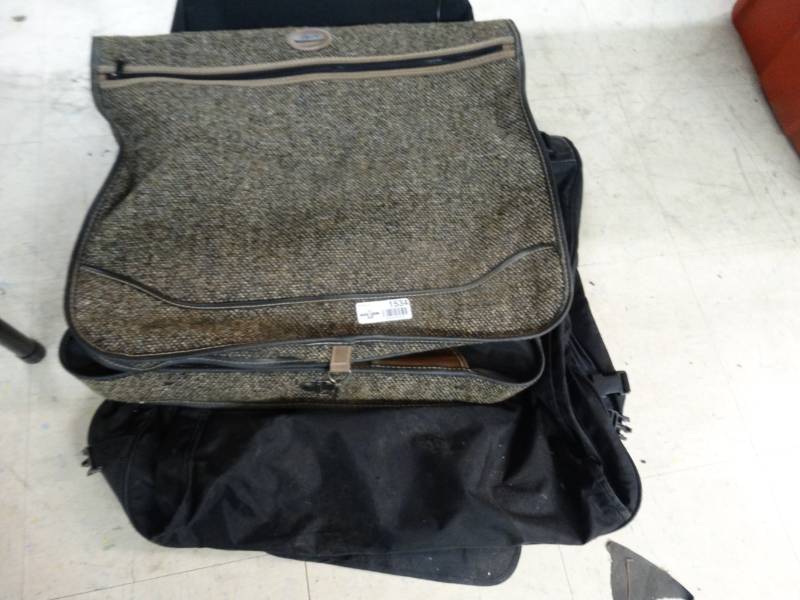 lot 1534 image: Luggage