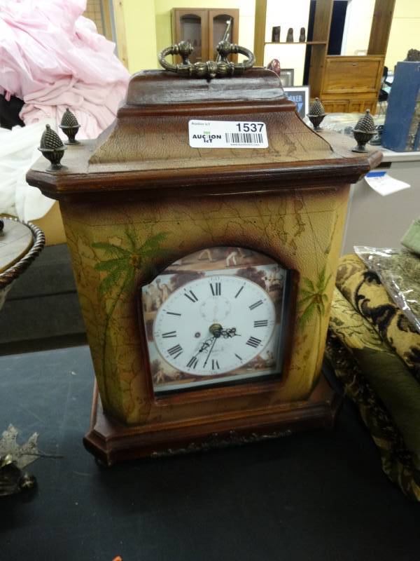 lot 1537 image: Decorative mantle clock
