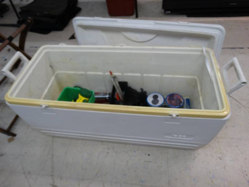 lot 1544 image: Igloo 150 qt cooler w various chemicals