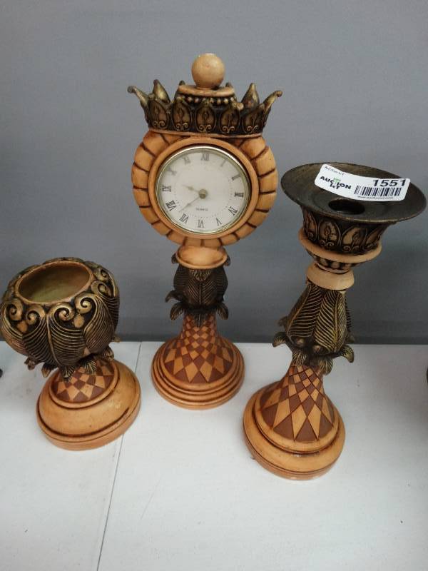 lot 1551 image: 3 pc home decor items