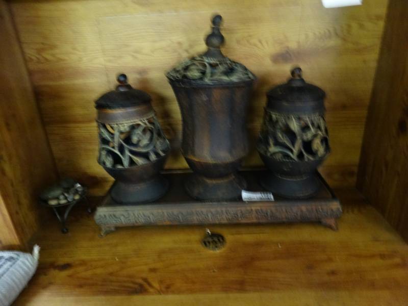 lot 1582 image: 4 pc lidded box centerpiece set