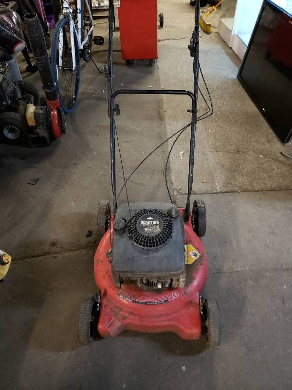 lot 1352 image: MTD Quantum Power 5HP Push Mower