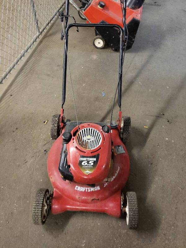 lot 1355 image: Craftsman 6.5 21 Push Mower
