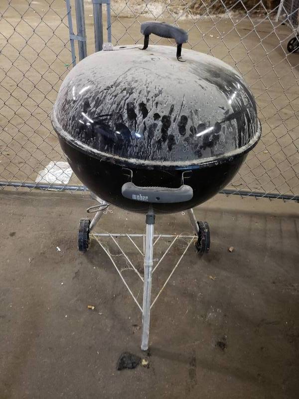 lot 1365 image: Charcoal Grill