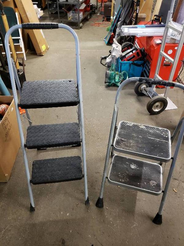 lot 1373 image: Nice Pair of  Foldable Step Ladders