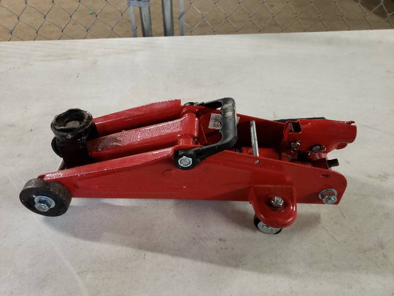 lot 1392 image: Portable Jack
