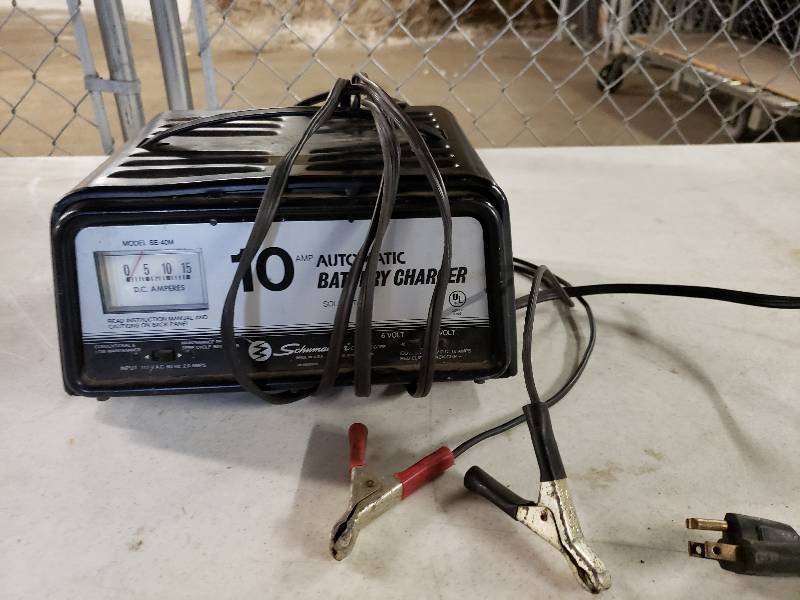 lot 1397 image: Schumacher Battery Charger