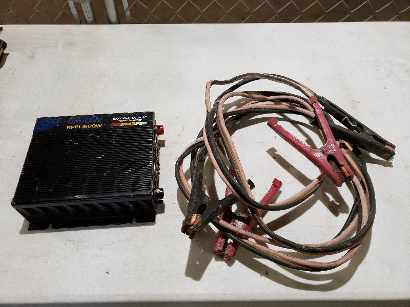 lot 1409 image: Power Inverter and Jumper Cables