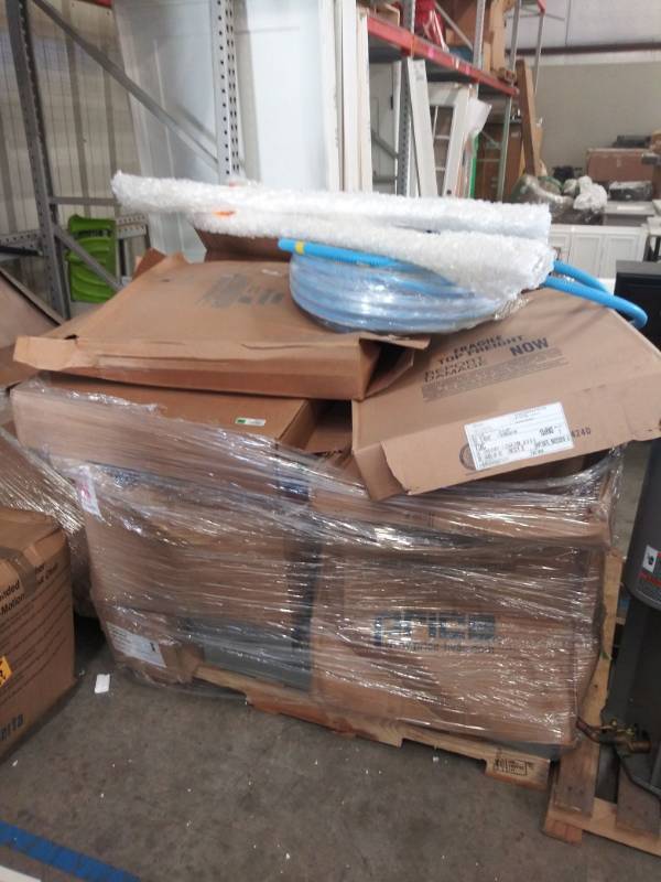 lot 4617 image: Pallet of Misc. HVAC Items
