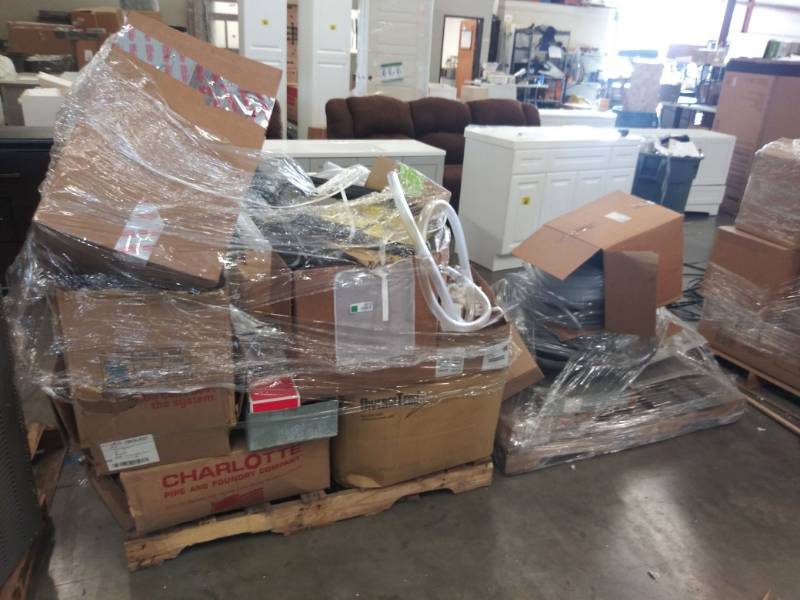 lot 4618 image: Pallet of Misc. HVAC Items
