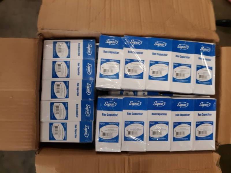 lot 4607 image: Box Of Various Sizes Of Run Capacitors