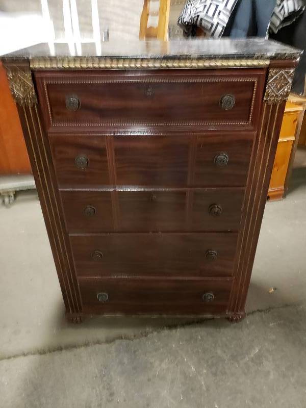 lot 1424 image: Ashley Furniture 5 Drawer Upright Dresser
