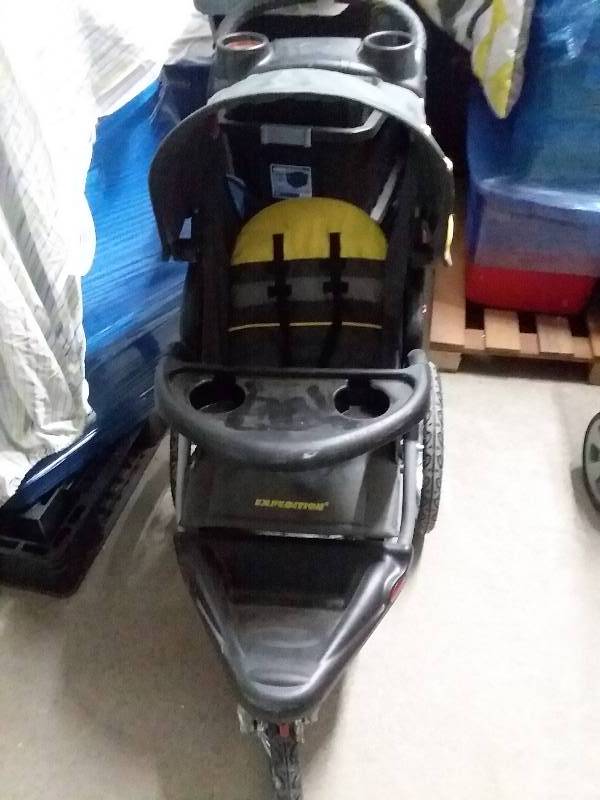 lot 9407 image: Expedition 3 Wheel Stroller