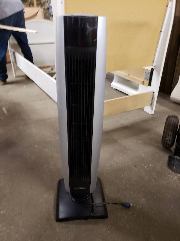lot 1447 image: Lasco Tower Oscillating Fan