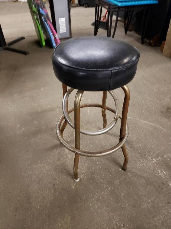 lot 1477 image: Chrome and Black Bar Stool