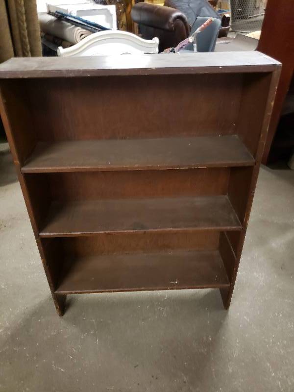 lot 1484 image: 4Ft Small Wood Book Case