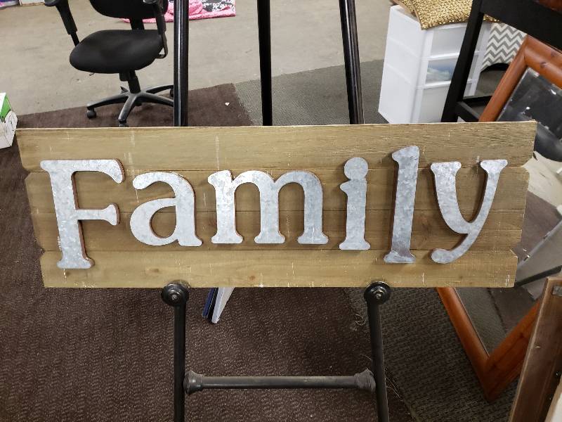 lot 1505 image: Family Wall Sign